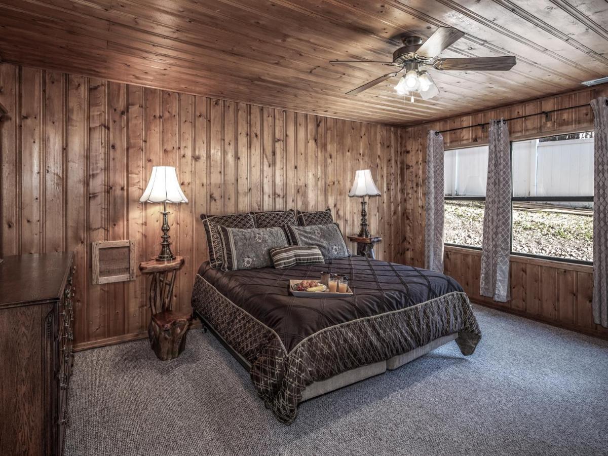 רואידוסו Alpine Cabin, 3 Bedrooms, Deck, Sleeps 8 מראה חיצוני תמונה